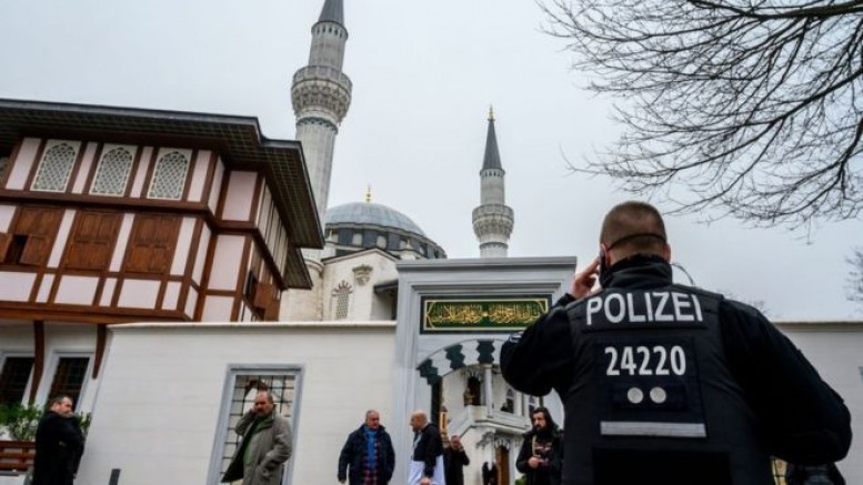 Her Sekiz Camiden Biri Gözlem Altında