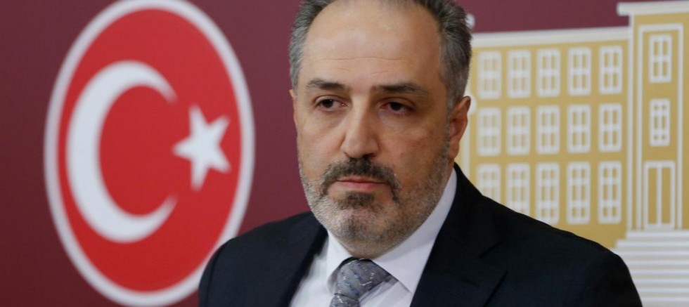Erdoğan İstedi, Yeneroğlu İstifa Etti