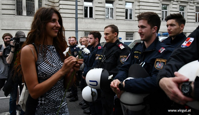 Yeşiller Partisi Polislerin Eğitilmesini İstiyor