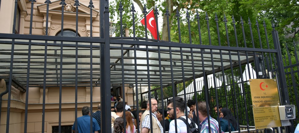 Gurbetçilerin oy hakkı kaldırılsın kampanyası