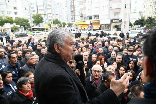 Adana Büyükşehir Belediyesinde asgari ücret 2 bin 700 liraya yükseltildi