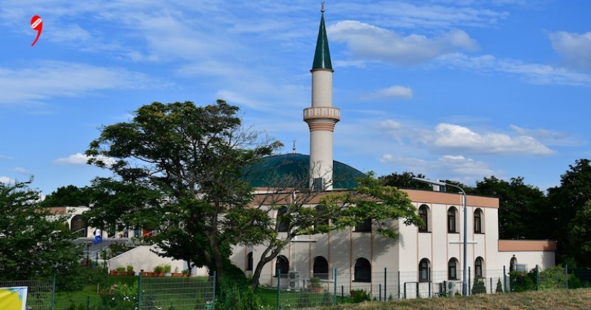Avusturya’da Cuma namazları geçici olarak kılınmayacak