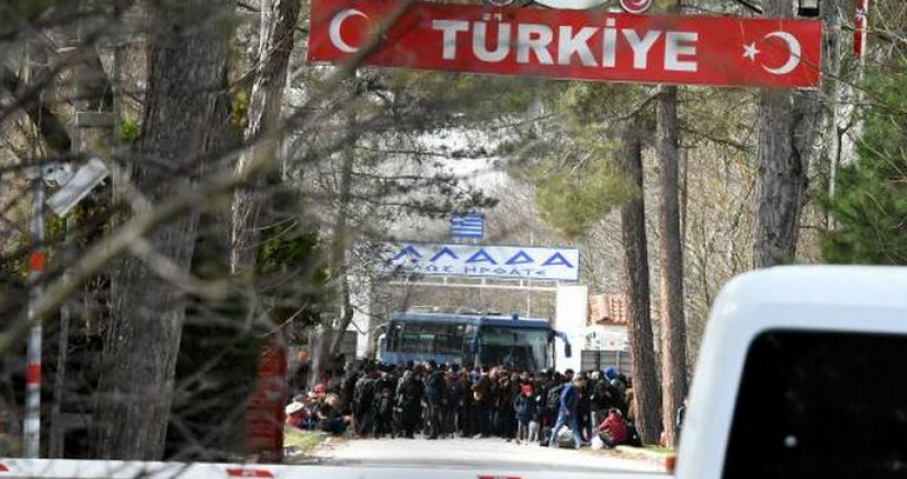 Türkiye Avrupa’ya açtığı sınırları koronavirüs nedeniyle kapatıyor