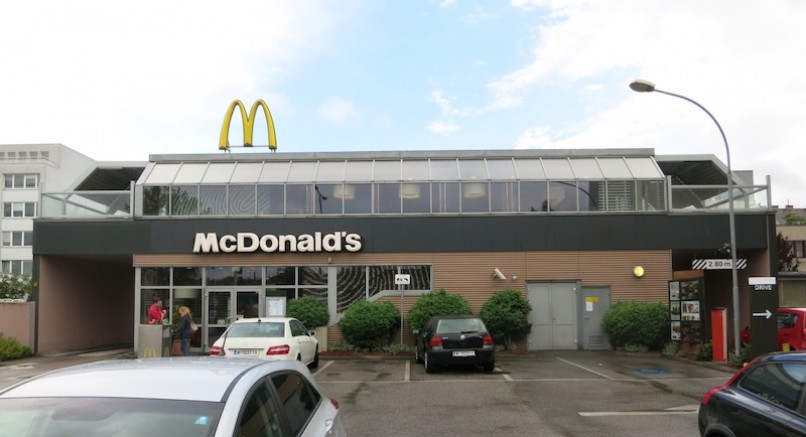 Viyana | McDonald’s Depolarındaki Yiyecekleri Bağışlıyor