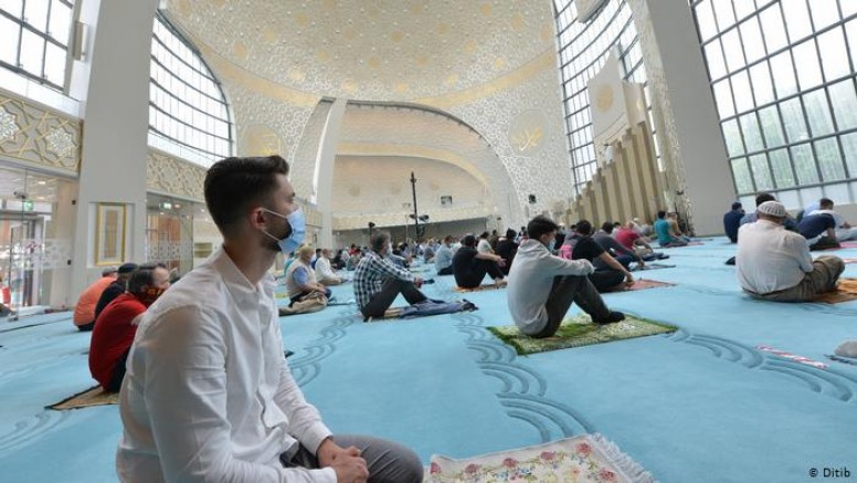 Almanya camileri bayram namazına hazır