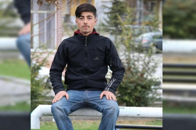 Ezan Okunurken Yüksek Sesle Müzik Dinleyenleri Uyarmıştı | Öldürüldü!
