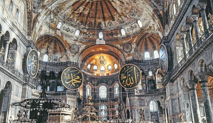 Ayasofya’ya ücret karşılığı namaz turları başladı