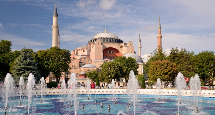 Ayasofya’yı ibadete açan karar imzalandı