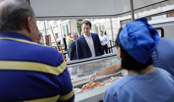 Kurz | ‘’Virüs Sınırı Araba İle Geçiyor’’
