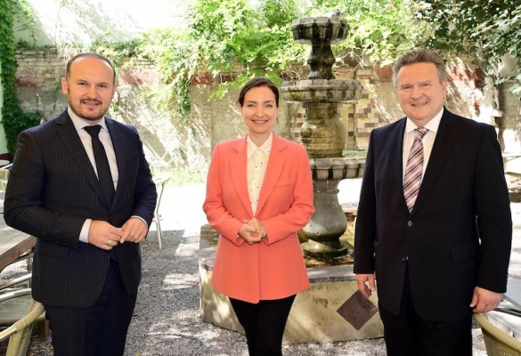 Ludwig, İslam Cemaati Başkanıyla Öğlen Yemeğinde