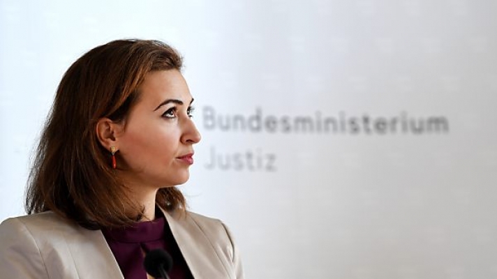 Adalet Bakanı Alma Zadiç’i Ölümle Tehdit Eden Irkçı Tutuklandı