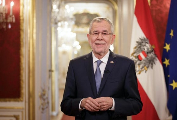 Van der Bellen mülteci çocuklara yardım etmek istiyor