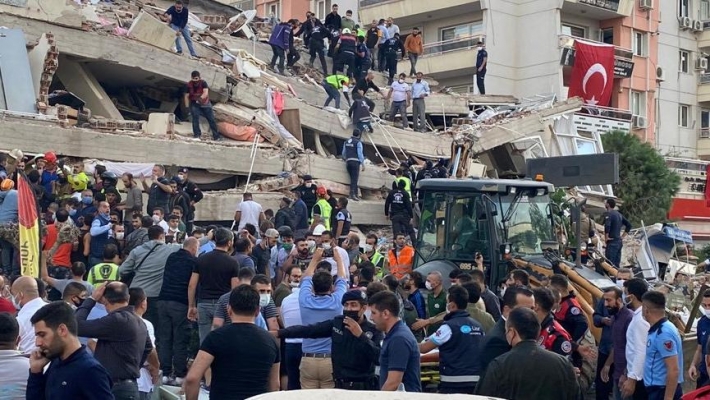 İzmir’deki Depremden Can Kaybı Haberleri Gelemeye Başladı