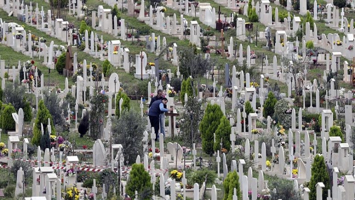 Kürtaj Yaptıran Kadının, Mezarlıkta Bir Taşta Kendi İsmini Görmesiyle Ülke Karıştı