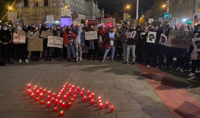 Polonya’daki Kürtaj Yasağı Protestolarına Viyana’dan Destek