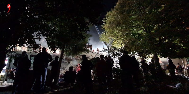 İzmir’de arama kurtarma çalışmaları sürüyor