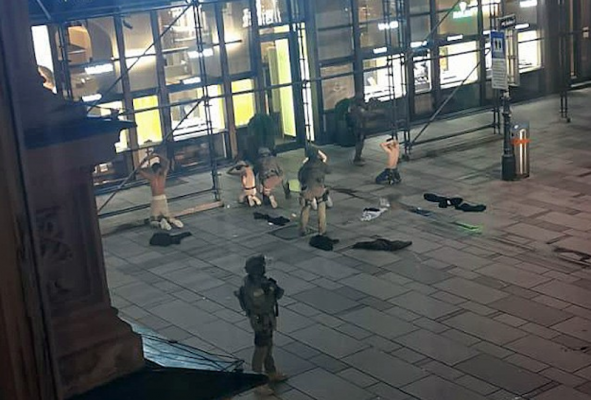Viyana’da Altı Noktadan Silahlı Saldırı