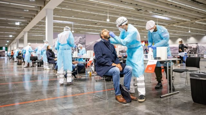 Ateş, Öksürük, Tat veya Koku Kaybınız Varsa Toplu Testlere Gidemezsiniz