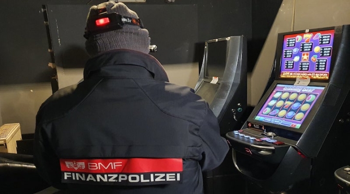 Mali Polis Yasadışı Kumarhaneye Baskın Düzenledi