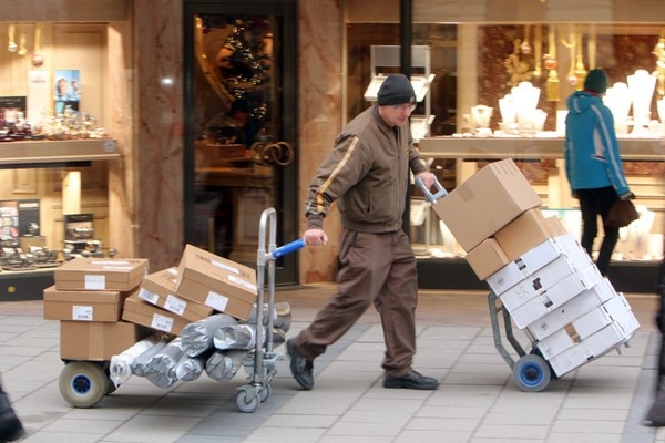 Ware, die nie kommt, Shops, die es nie gab, ausgebeutete Kuriere: Kehrseiten der Shopping-Wunderwelt