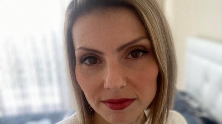 Arzu Aygün’ün Kızı | İnşallah Annemin Olayı da Bir Kravat, İki Pişmanlıkla 3 Günde Kapanmaz