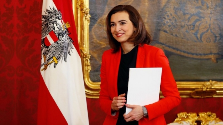 Avusturya’nın Göçmen Bakanı Anne Oldu