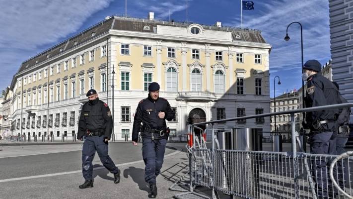 Korona İnkarcılarının Gösterisine, Sadece Polis ve Gazeteciler Katıldı