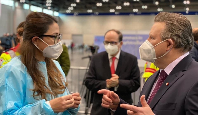 Viyana Sağlık Çalışanları Aşılanıyor