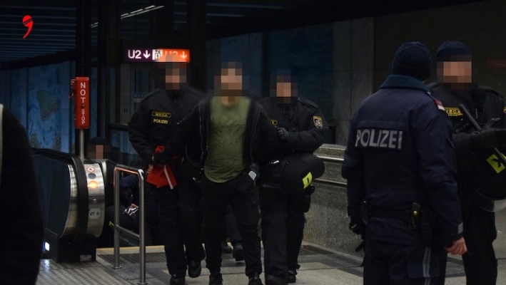 Avusturya’da Terörist Olarak Nitelendirilen 126 Göçmen Var