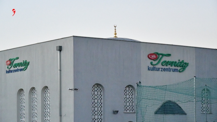 Avusturya’daki Tüm Camilerde Yeniden Beş Vakit ve Cuma Namazları Cemaatle Kılınacak