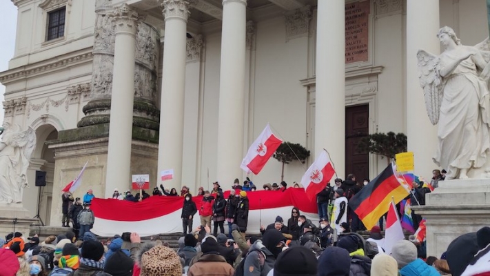 Korona İnkârcıları ve Aşırı Sağ Korsan Gösteri Yaptı