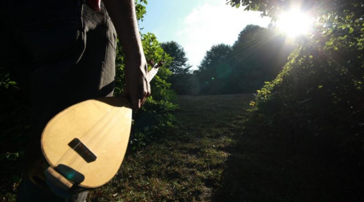 Almanya’da Bağlama Enstitüsü Kuruluyor