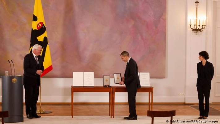 Aşı Mucitlerine Liyakat Nişanı Verildi