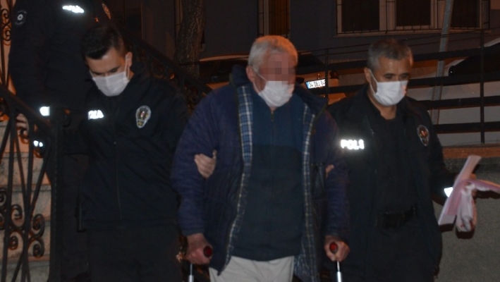 Dokuz Yaşından Yirmi Yaşına Kadar Cinsel İstismara Uğrayan Kadın Şikayetçi Oldu