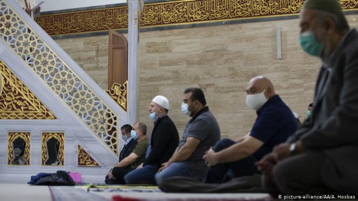 İslam Prensipleri Tüzüğü’nü İmzalamayan Milli Görüş Kapatılmak İsteniyor