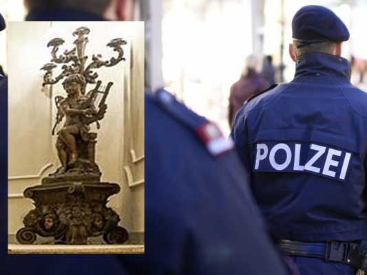 Kaybolan 500 Kiloluk Şamdan, Bir Binanın Merdiven Boşluğunda Bulundu