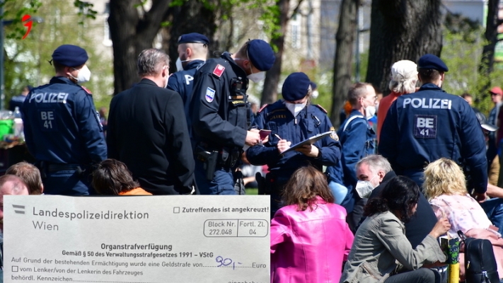 Üç Arkadaşın Bir Arada Durmasının Cezası 270 Euro