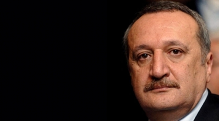 Eski Bakan Mehmet Ağar özür diledi