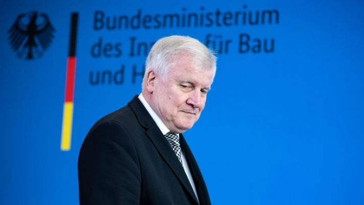 İçişleri Bakanı Koronavirüse Yakalandı | Aşısının İlk Dozunu Olmuştu