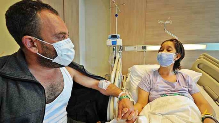 “Tatile Gidiyoruz” Diyerek Hastaneye Getirdiği Eşine Böbreğini Verdi