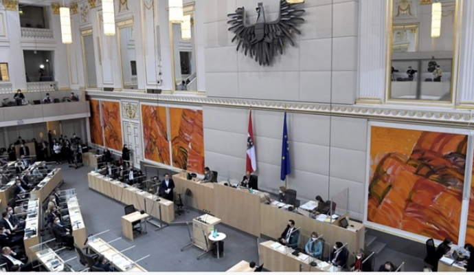 Ulusal Konsey’den İki Yasa Geçti