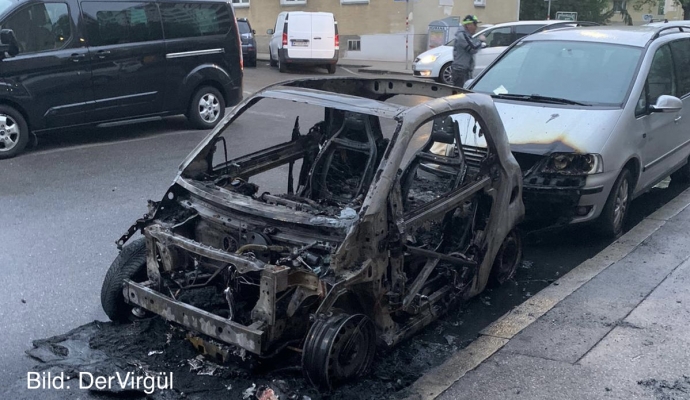 Viyana | Gece Yarısı Yanyana Üç Araç Yandı