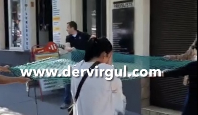 Alleingelassenes Kind in Wien öffnet das Fenster im vierten Stock