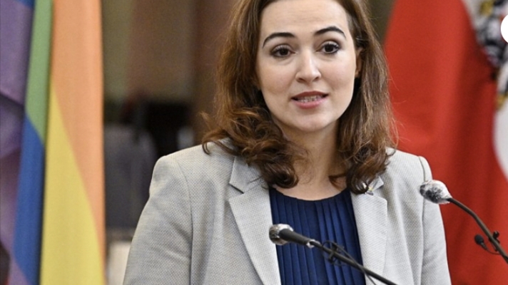 Avusturya Adalet Bakanı Eşcinsellerden Özür Diledi