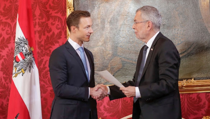 Cumhurbaşkanı, Maliye Bakanını Mahkemeye Veriyor!