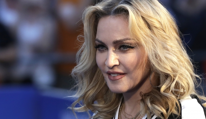 İstanbul Onur Yürüyüşü görüntülerini paylaşan Madonna | ”Neden bu kadar çok polis var?”