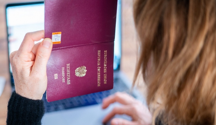 Pasaportlar ve Kimlik Kartları Daha Güvenli Hale Geliyor