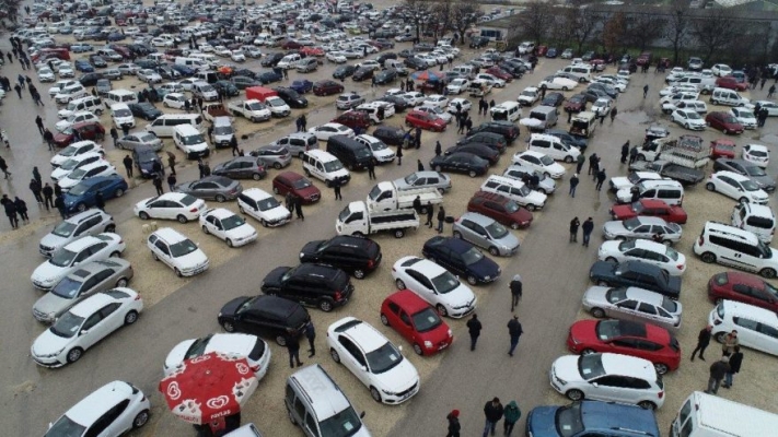 Satın Aldıkları Aracın Önü 2007, Arkası 2009, Kaputu 2008 Model Çıktı