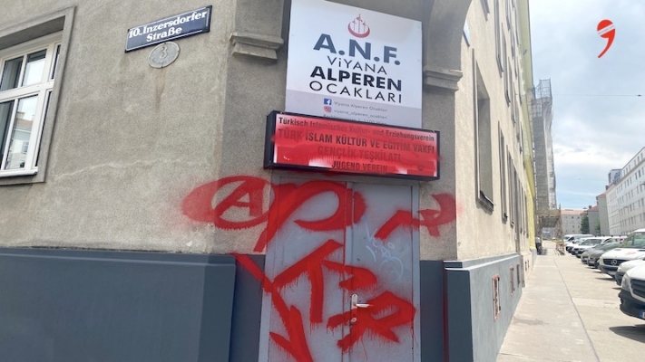 Viyana Alperen Ocakları’na Boyalı Saldırı