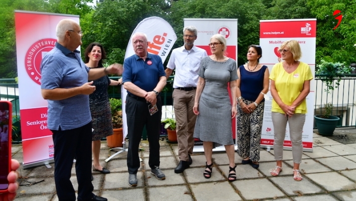 Viyana’da Almanca ve Türkçe Sohbet Hattı Tanıtıldı